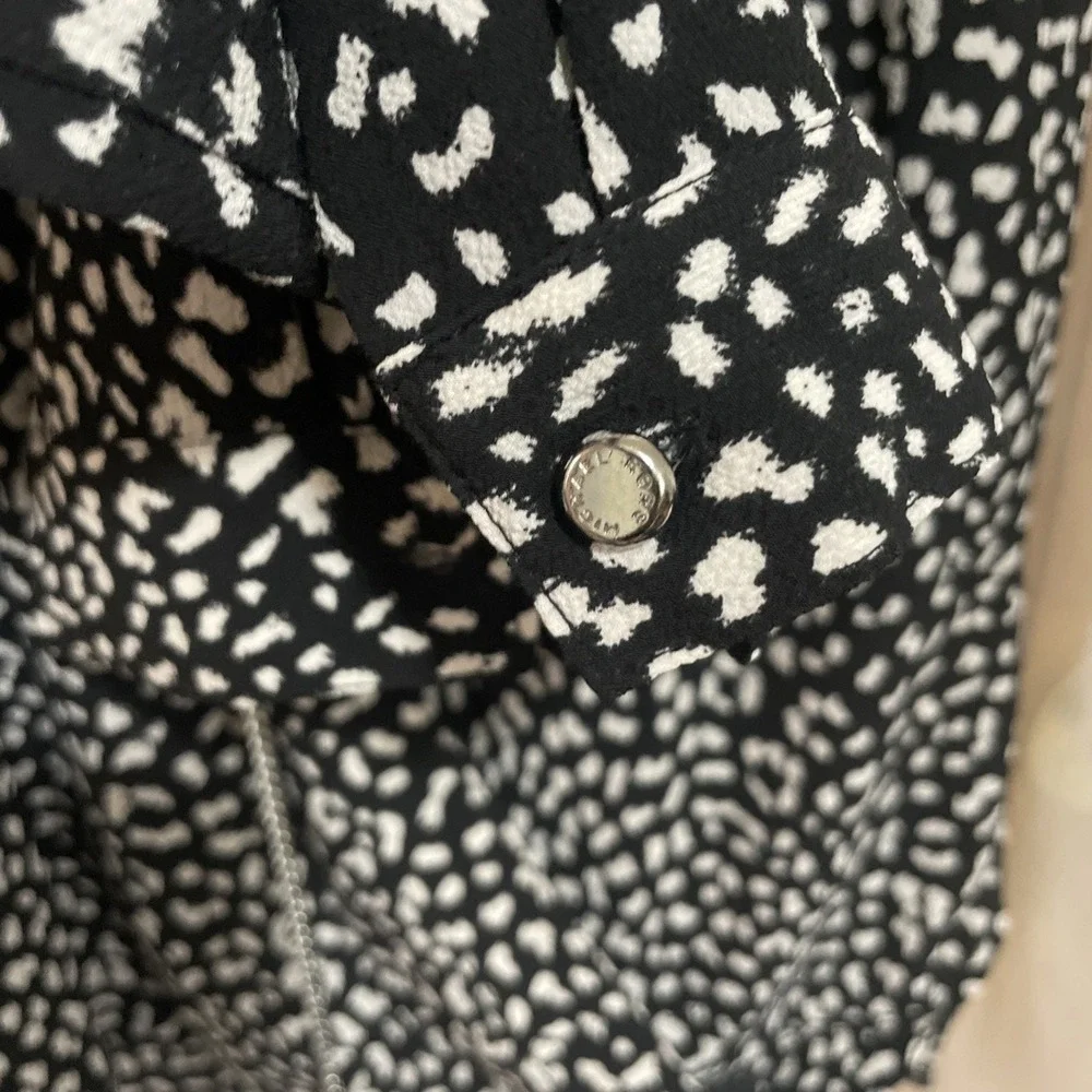 Michael Kors Blouse M Black White‎ Blouse Silver Chain Tie Top GORGEOUS